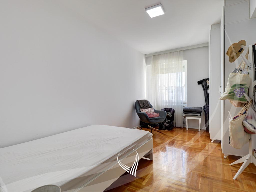 Banesë me 3 dhoma gjumi me qira në lagjen Arbëria – Dragodan6