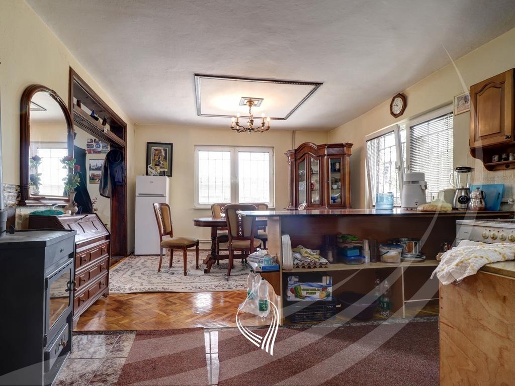 Shitet kulla 290m2 në Matiçan4