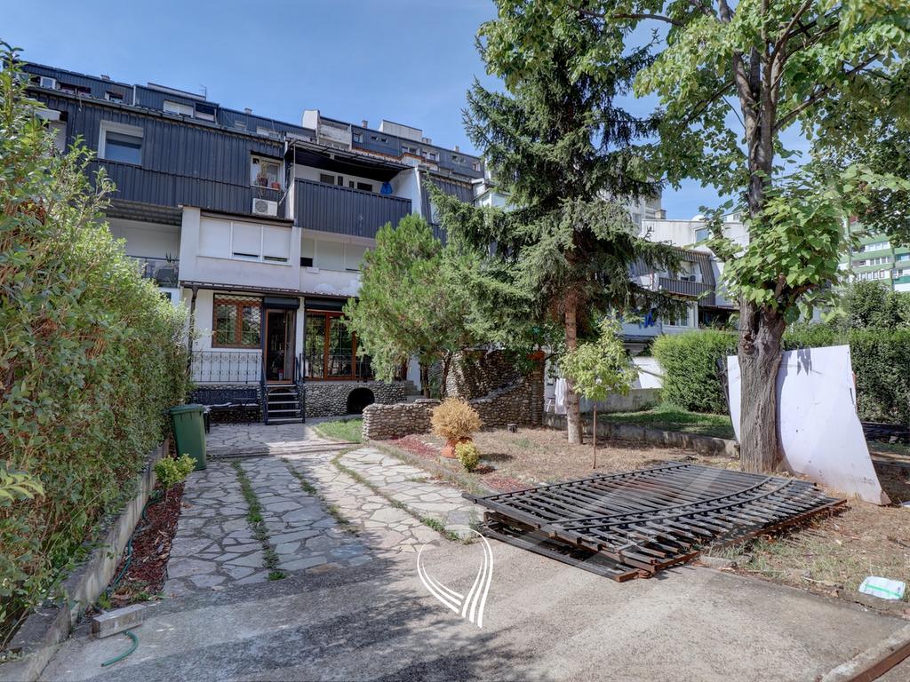 Office space with 4 rooms for rent in the Dardania neighborhood9