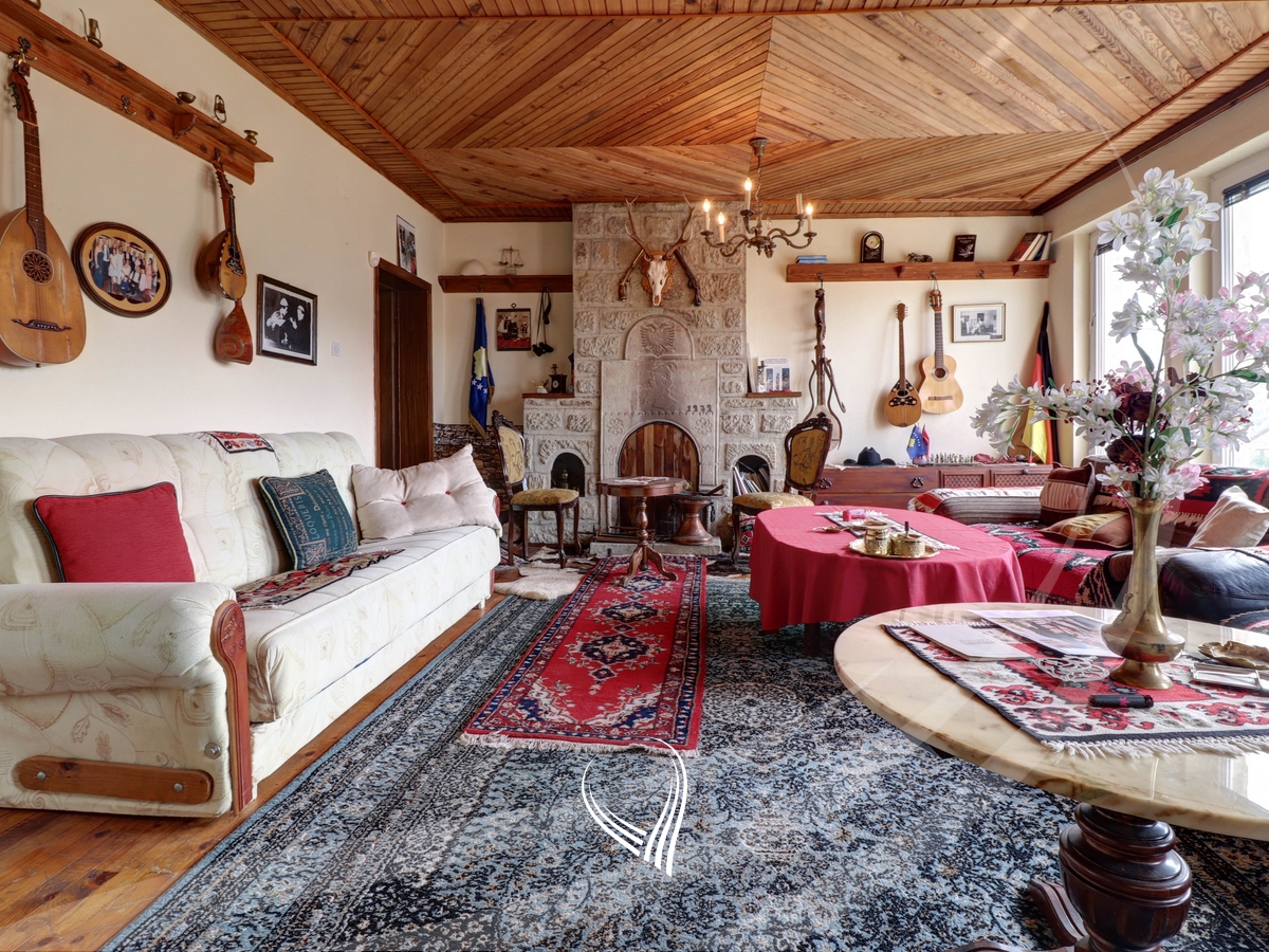 Shitet kulla 290m2 në Matiçan1