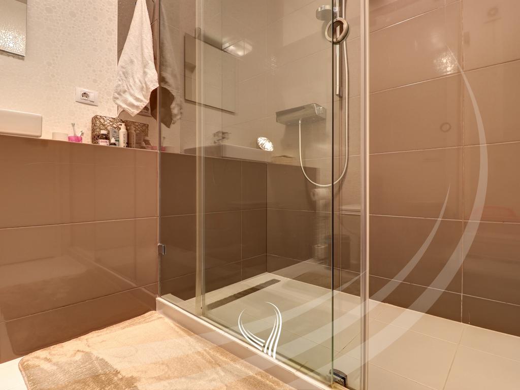 Shtëpi me 3 dhoma gjumi me qira në lagjen Marigona Residence20