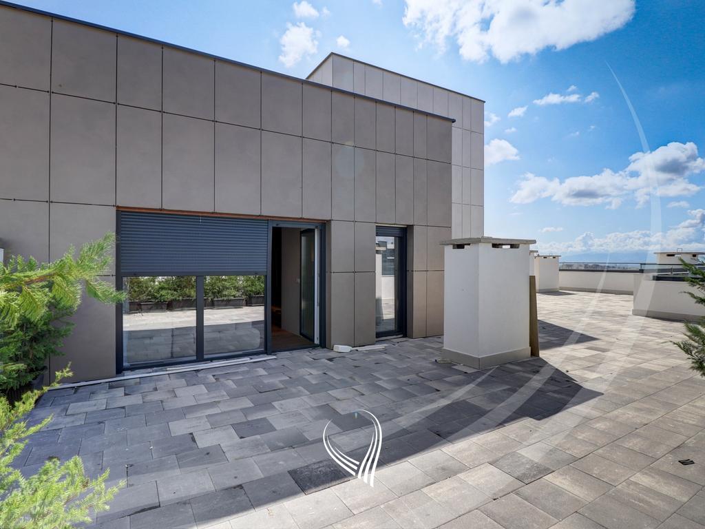 Penthouse me 3 dhoma gjumi me qira në lagjen Bregu i Diellit17