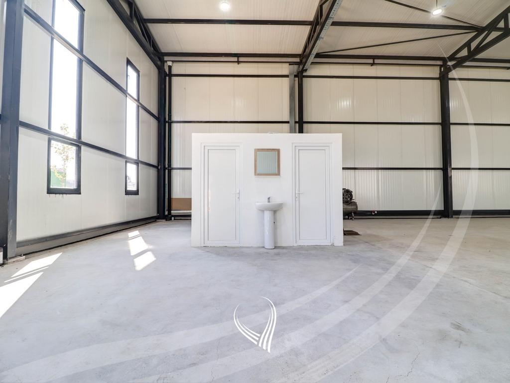 Depo 630m2 me qira ne magjistralen Prishtinë - Ferizaj2