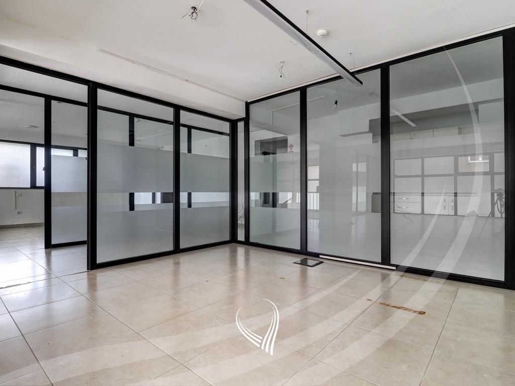Lokal 212m2 me qira në lagjen Mati 15