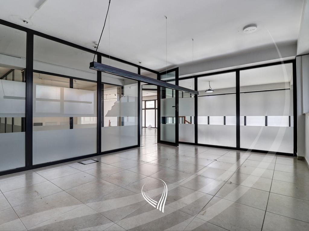 Lokal 212m2 me qira në lagjen Mati 17