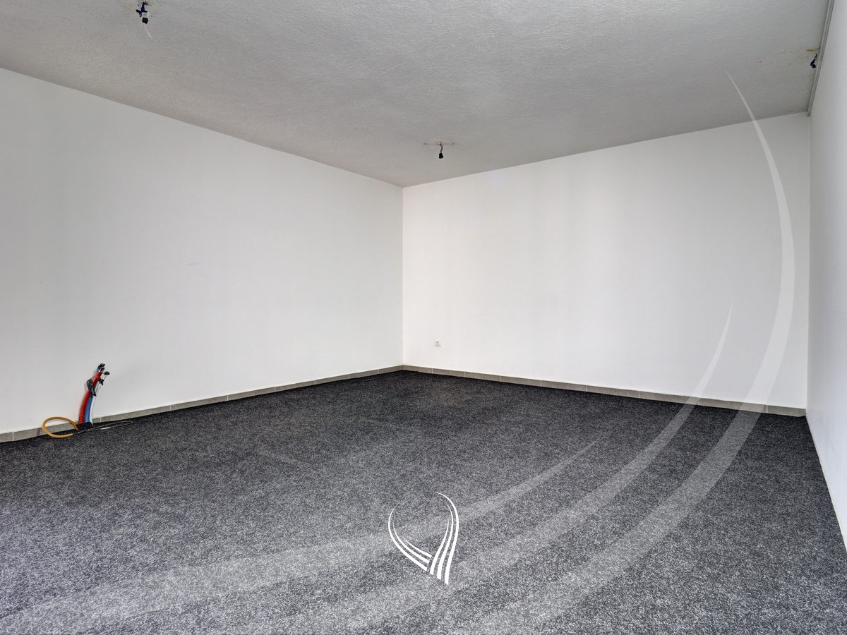 Lokal 212m2 me qira në lagjen Mati 19