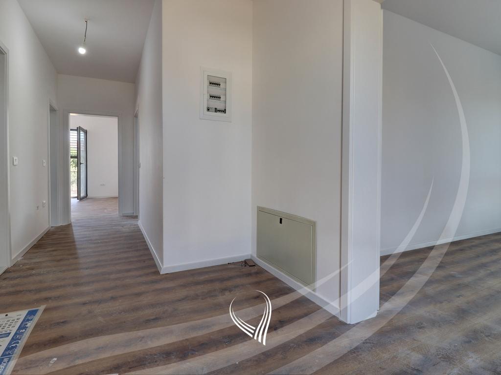 4-bedroom house for sale in the Qëndresa neighborhood9