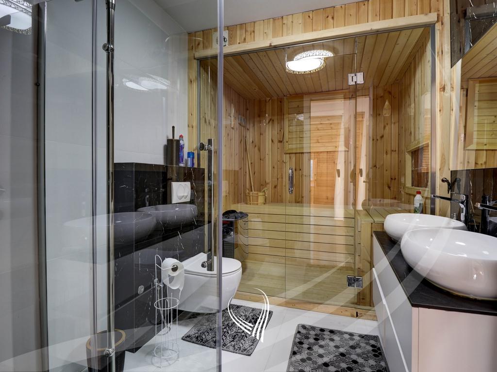 200m2 villa for sale in Brezovicë18