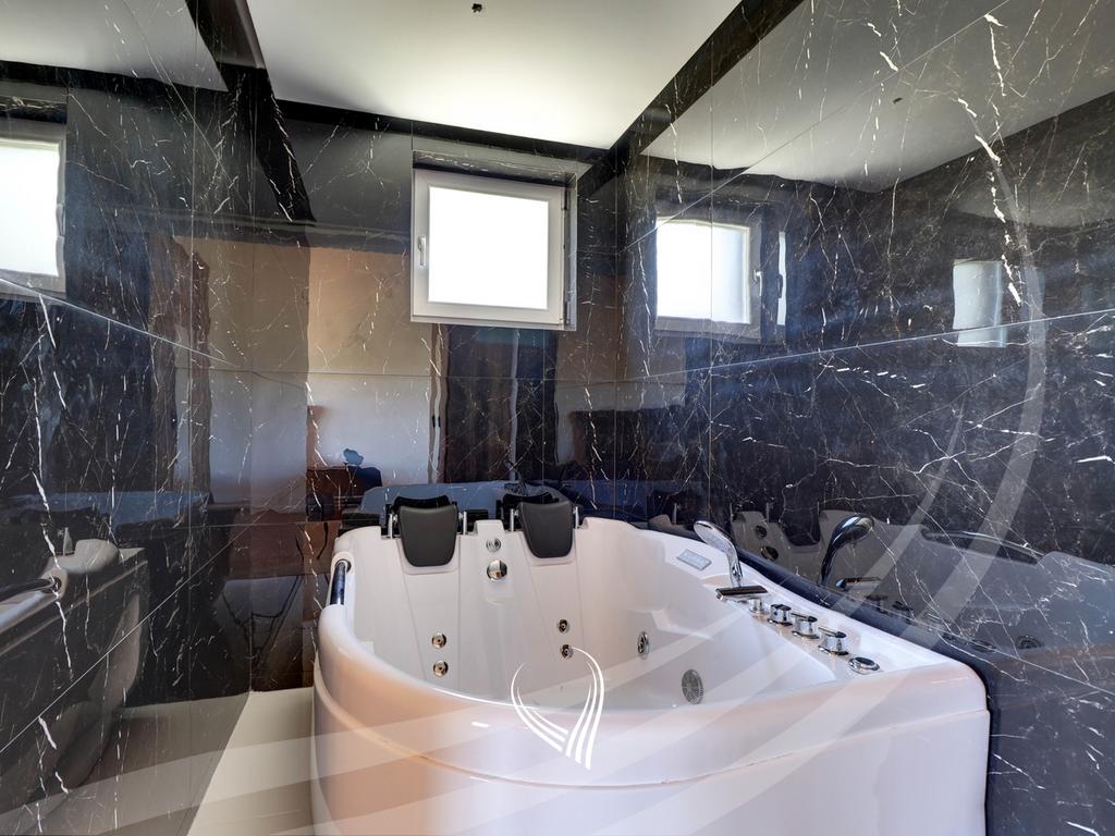 200m2 villa for sale in Brezovicë21