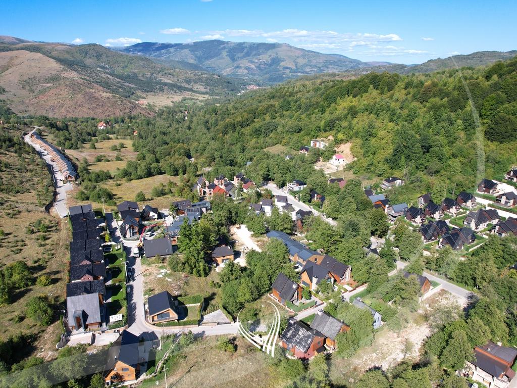 200m2 villa for sale in Brezovicë27