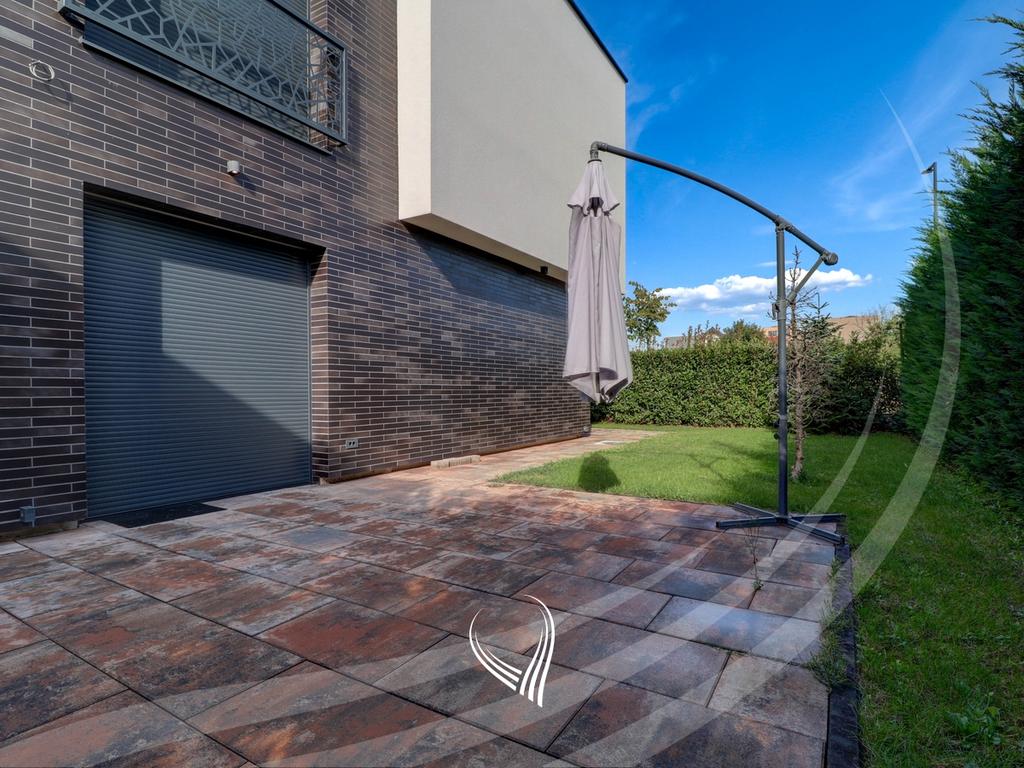 4-bedroom rental house in the Swiss Village neighborhood20