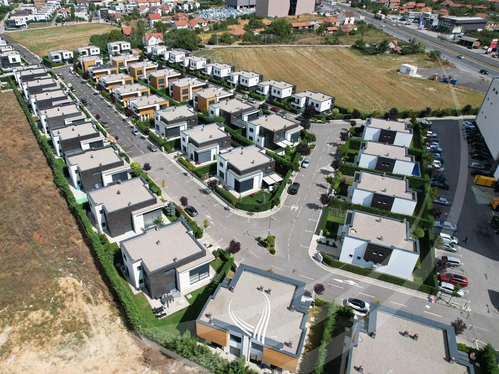4-bedroom rental house in the Swiss Village neighborhood24