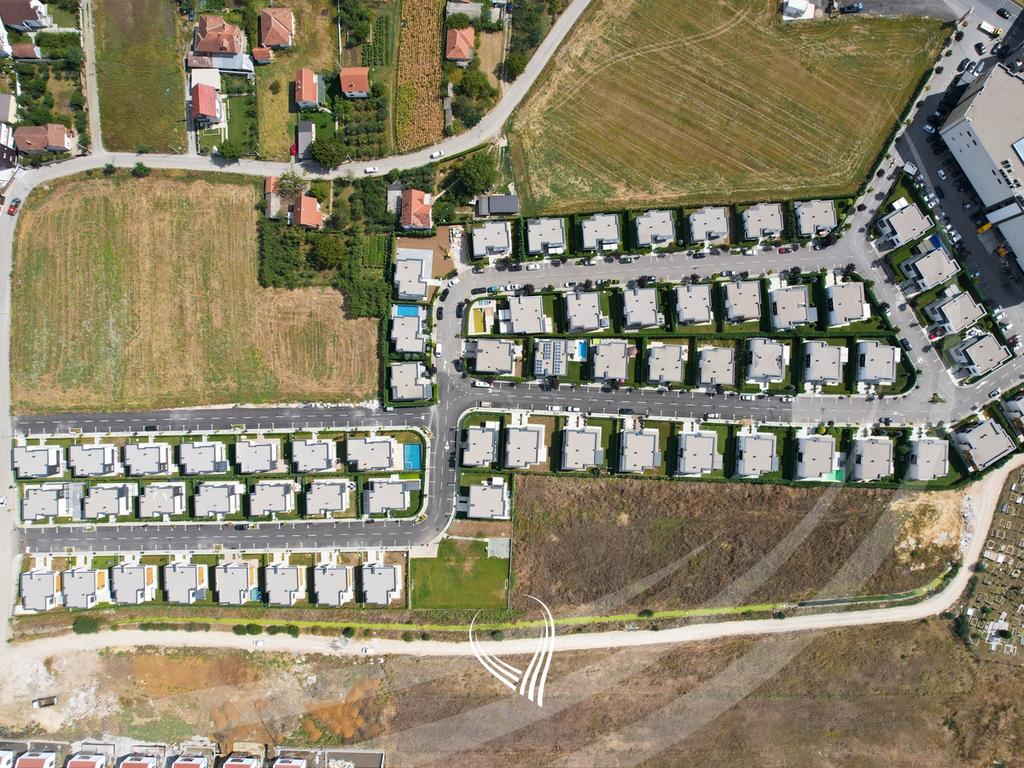 4-bedroom rental house in the Swiss Village neighborhood25