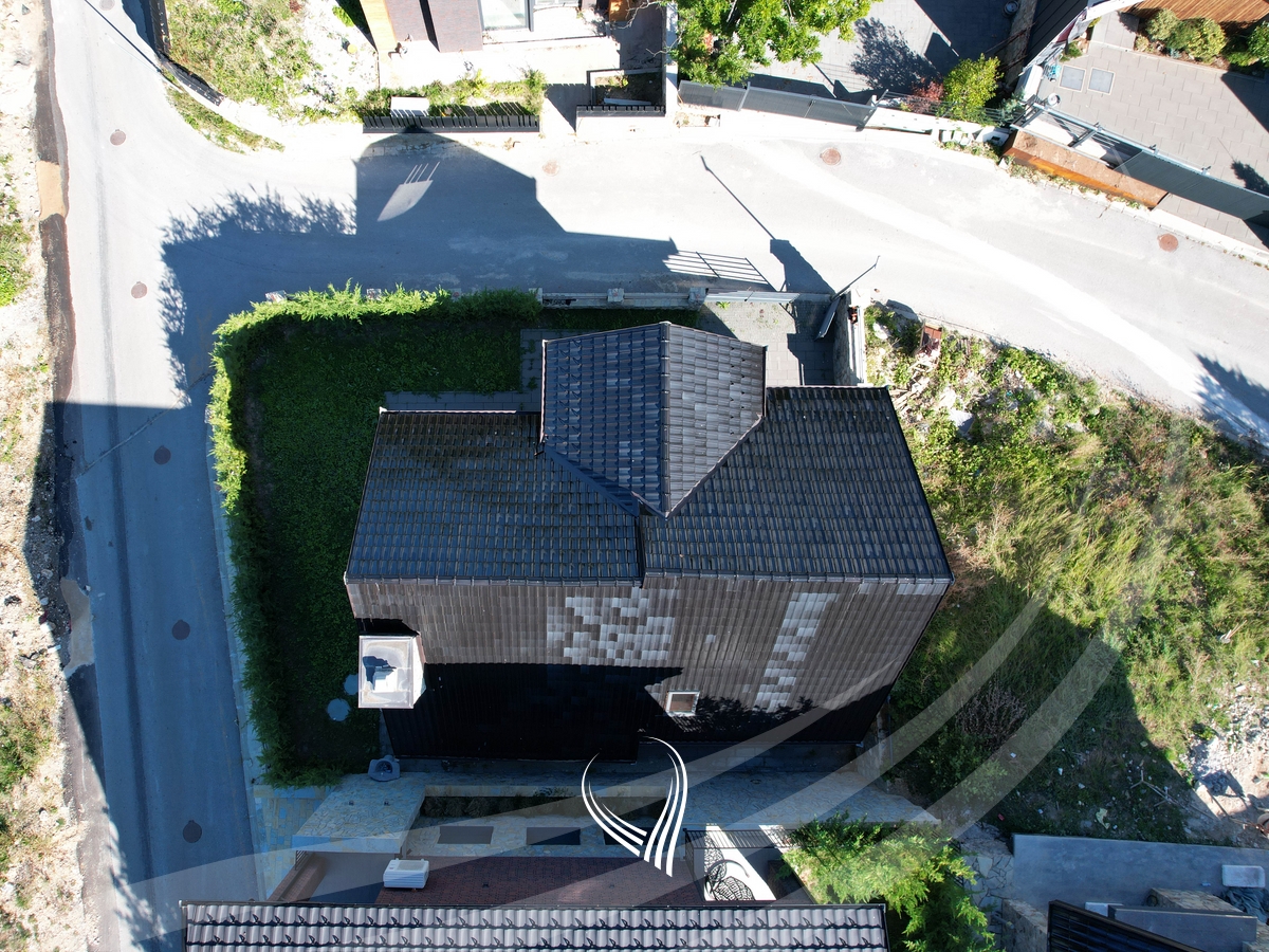 200m2 villa for sale in Brezovicë25