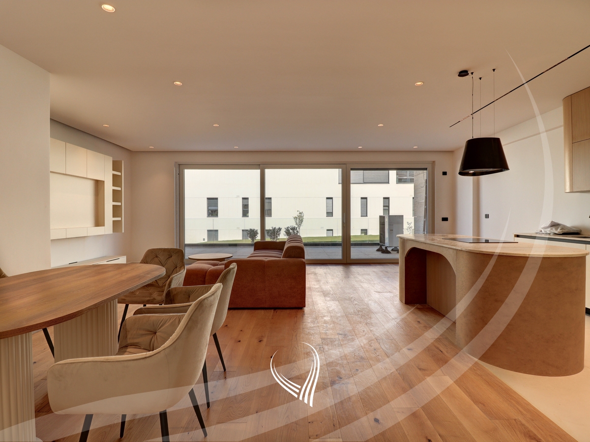 Excavator with 3 bedrooms for rent in the Marigona Hill neighborhood0