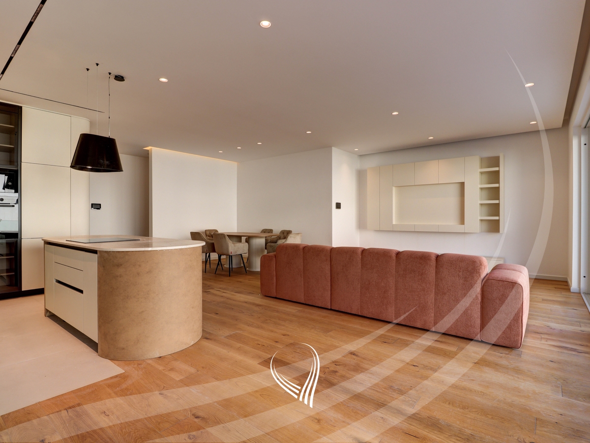 Excavator with 3 bedrooms for rent in the Marigona Hill neighborhood1