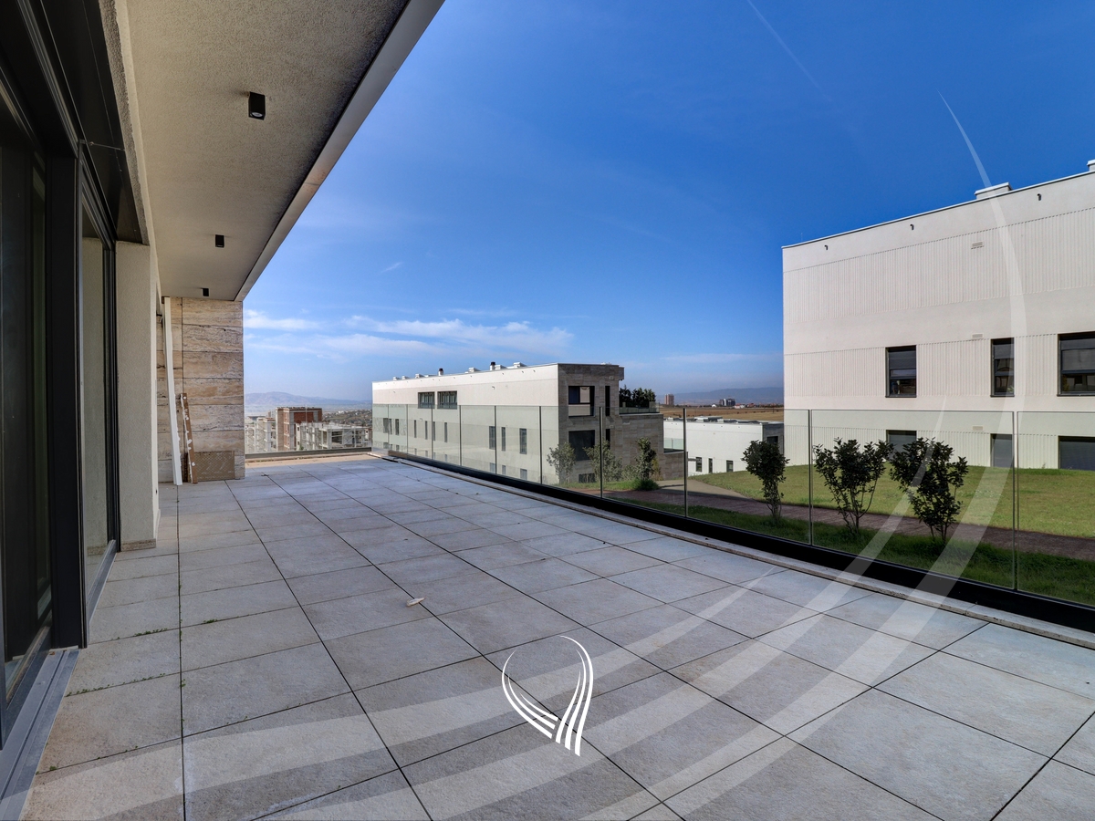 Excavator with 3 bedrooms for rent in the Marigona Hill neighborhood9