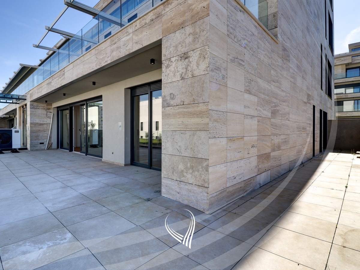 Excavator with 3 bedrooms for rent in the Marigona Hill neighborhood10