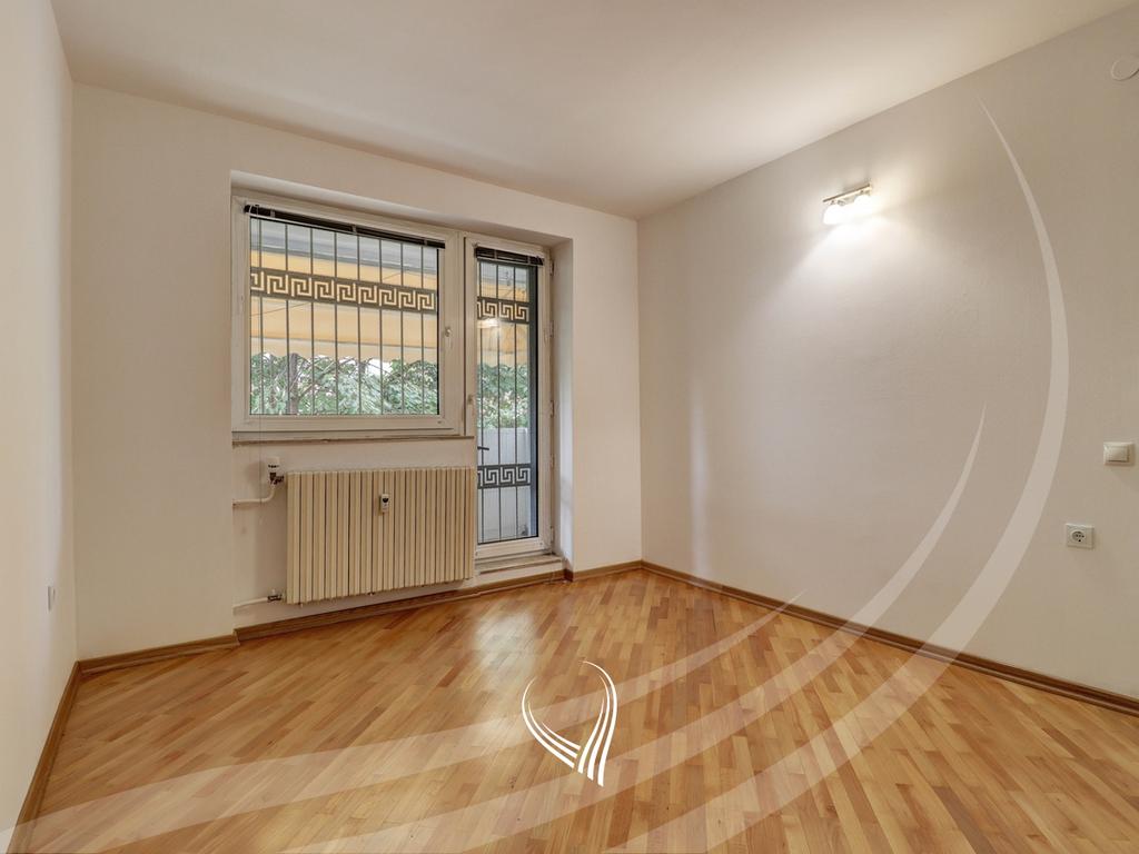 Office space with 3 rooms for rent in the Ulpiana neighborhood5