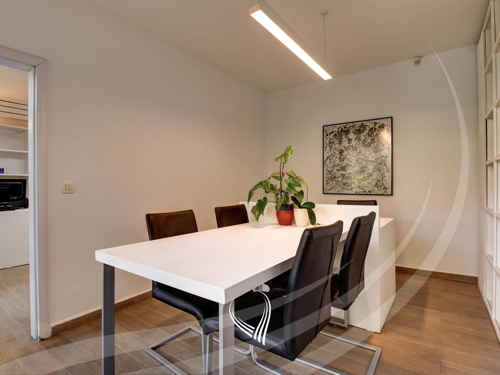 Zyre 40m2 me qira në Qendër2