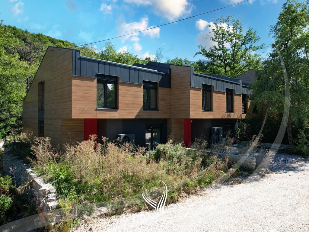 245m2 villa for sale in Brezovica1
