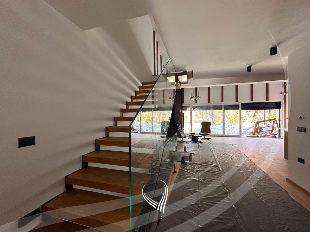 245m2 villa for sale in Brezovica6