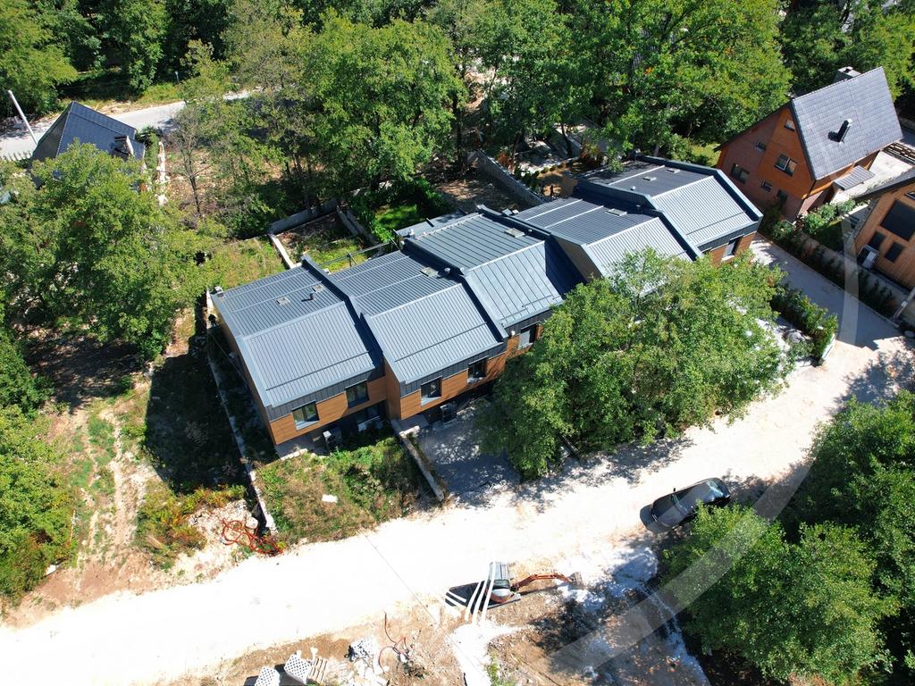 245m2 villa for sale in Brezovica24