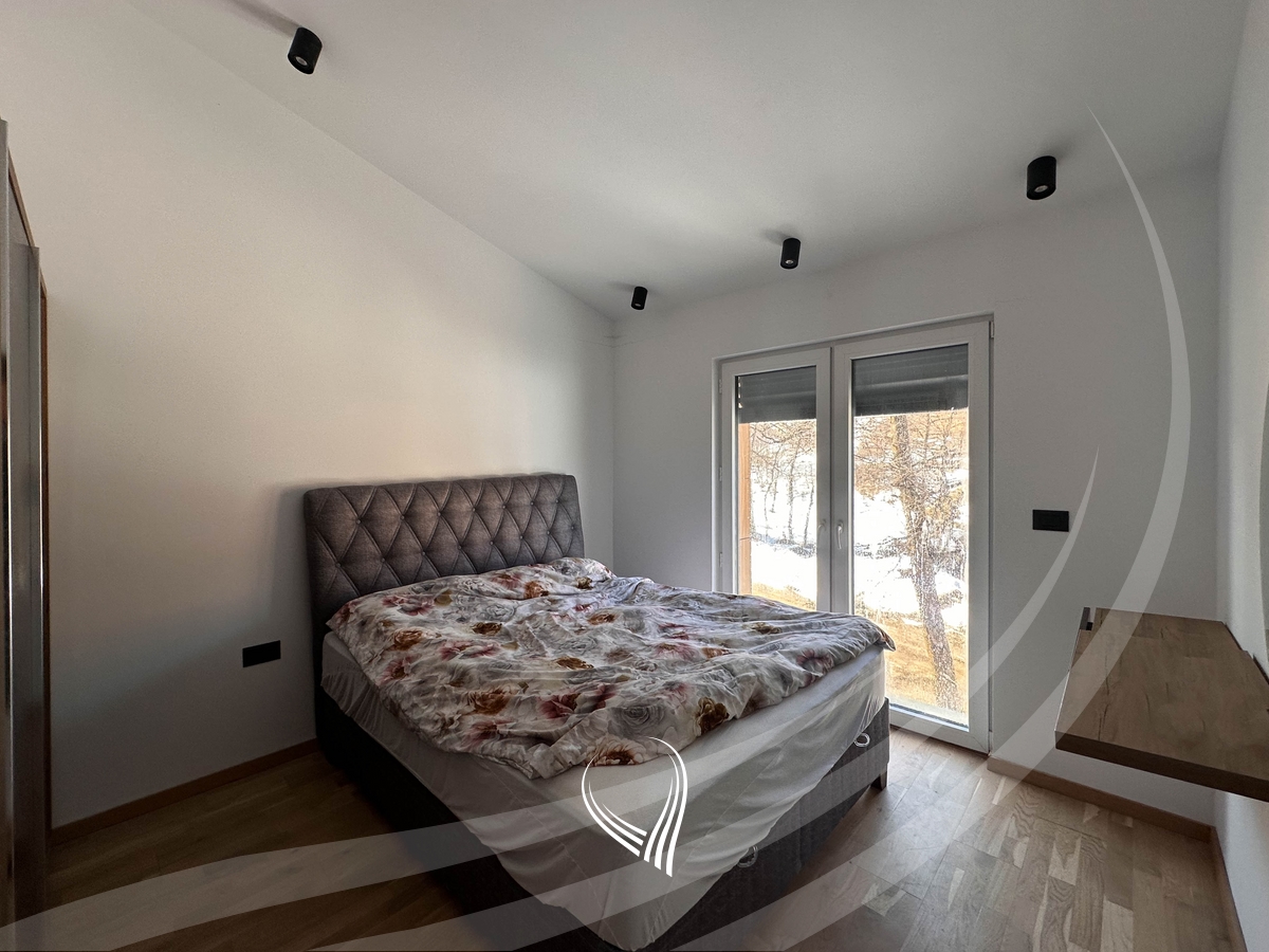 245m2 villa for sale in Brezovica11