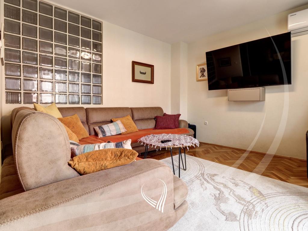 3-bedroom apartment for rent in the Bregu i Diellit neighborhood - The Red Apartments2