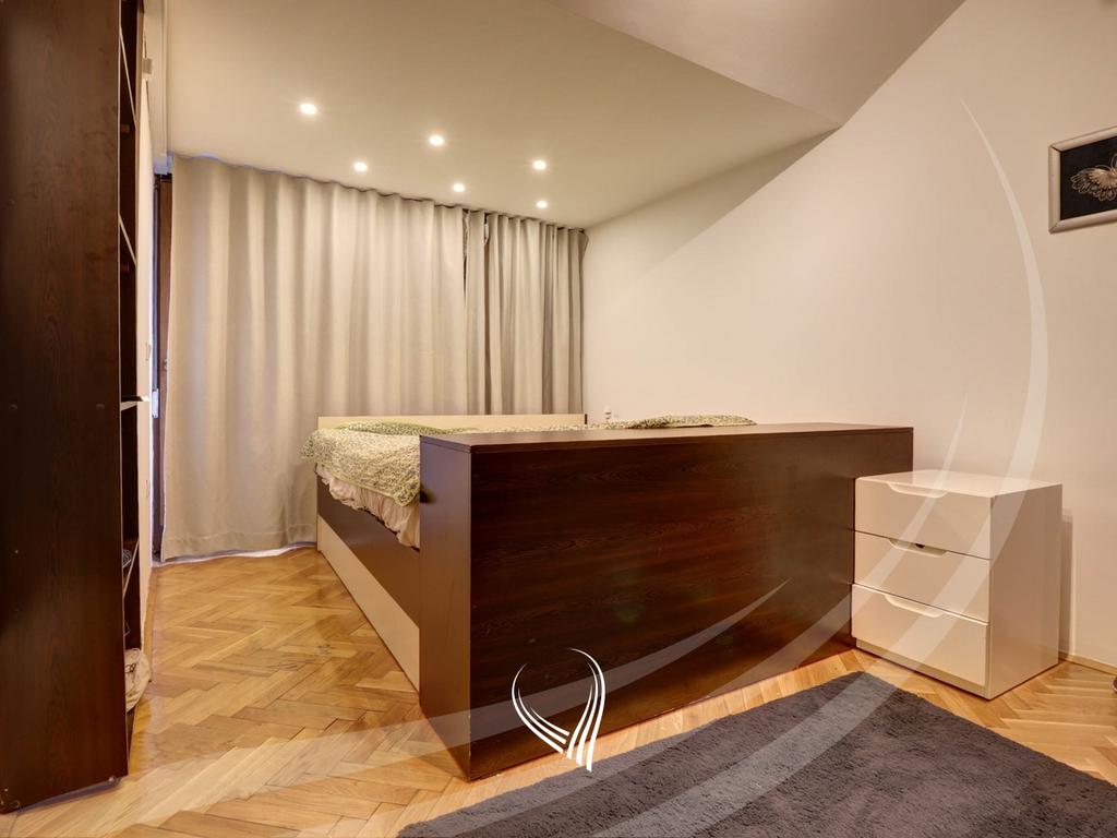 3-bedroom apartment for rent in the Bregu i Diellit neighborhood - The Red Apartments7