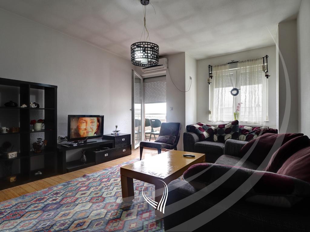 Banesë me 1 dhomë gjumi në shitje në lagjen Arbëria - Dragodan1