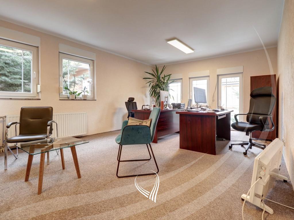 Shtëpi me 700m2 në shitje në lagjen Velania11