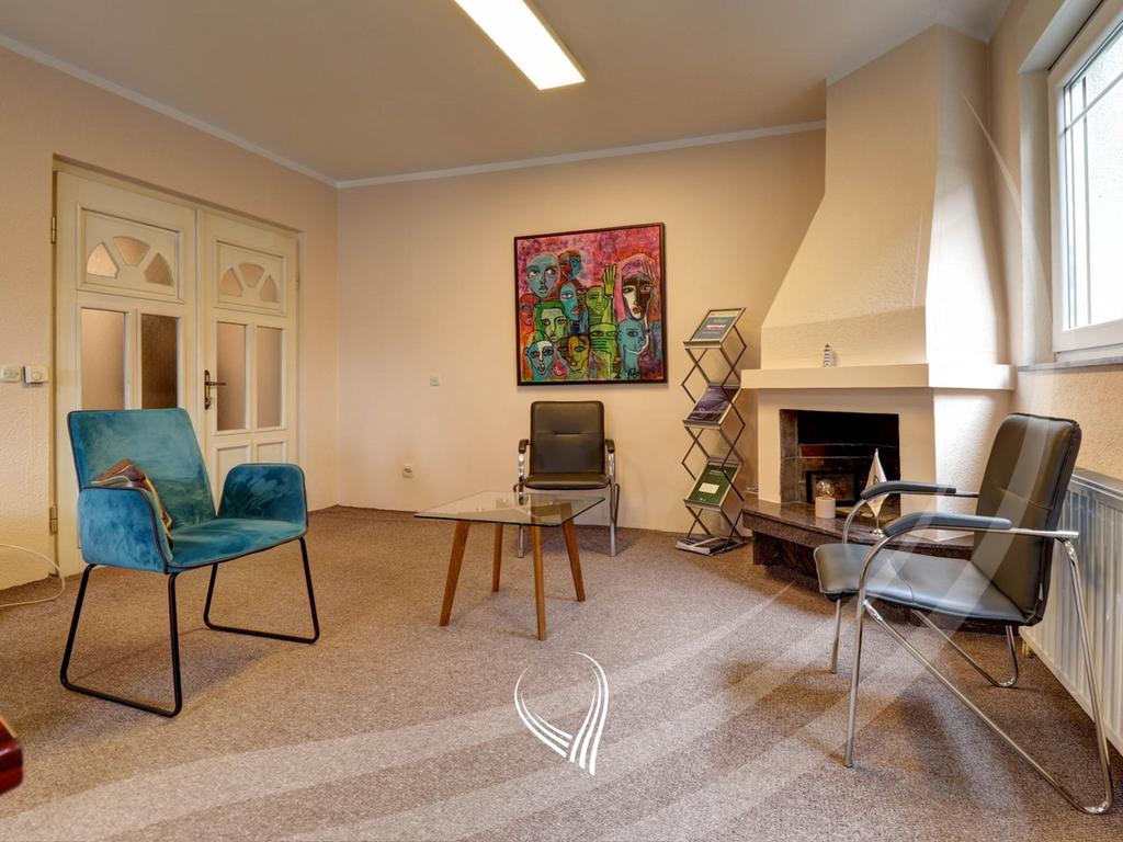 Shtëpi me 700m2 në shitje në lagjen Velania12