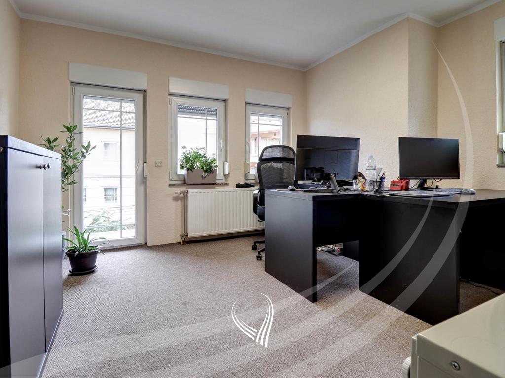 Shtëpi me 700m2 në shitje në lagjen Velania14