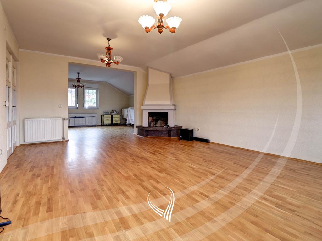 Shtëpi me 700m2 në shitje në lagjen Velania18