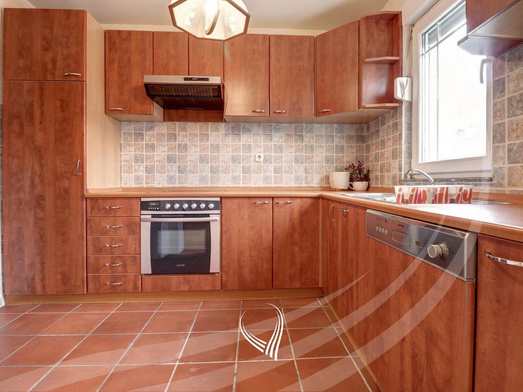 Shtëpi me 700m2 në shitje në lagjen Velania20