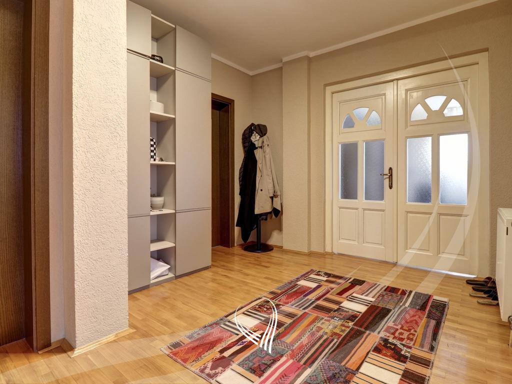 Shtëpi me 700m2 në shitje në lagjen Velania24