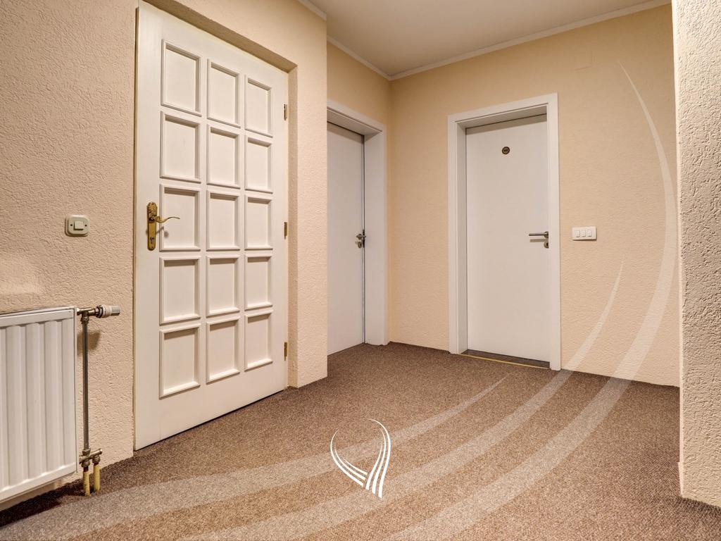 Shtëpi me 700m2 në shitje në lagjen Velania25