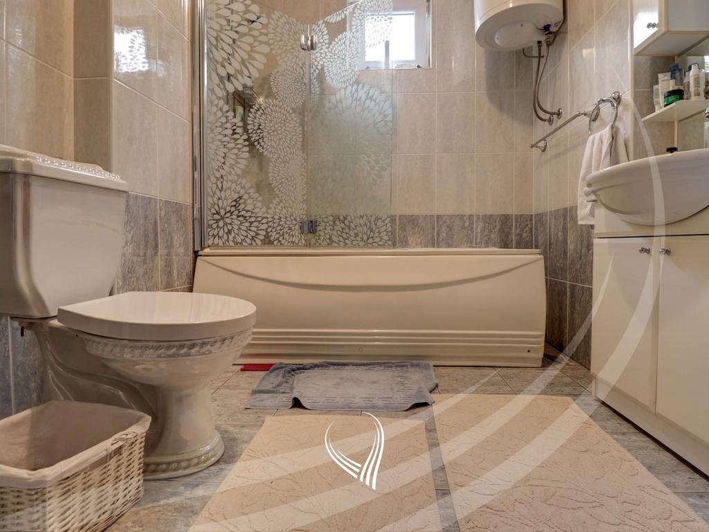 Shtëpi me 700m2 në shitje në lagjen Velania32