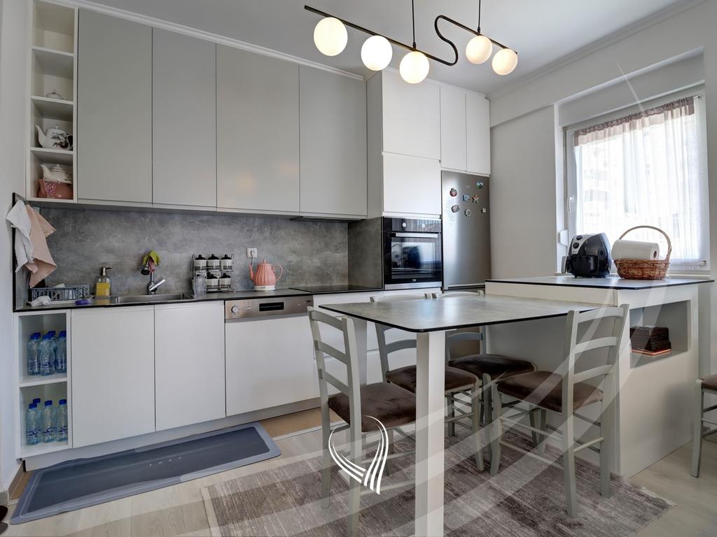 Banesë me 3 dhoma gjumi në shitje në lagjen Mati 14