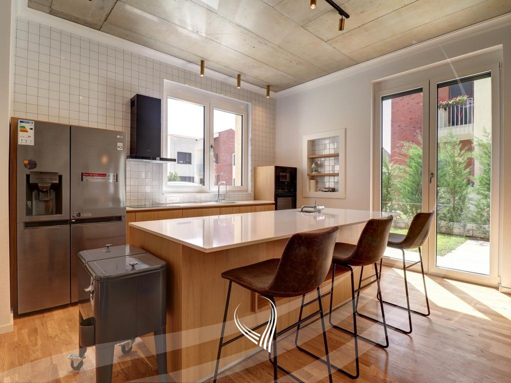 Shtëpi me 3 dhoma gjumi me qira në lagjen Qershia Village3