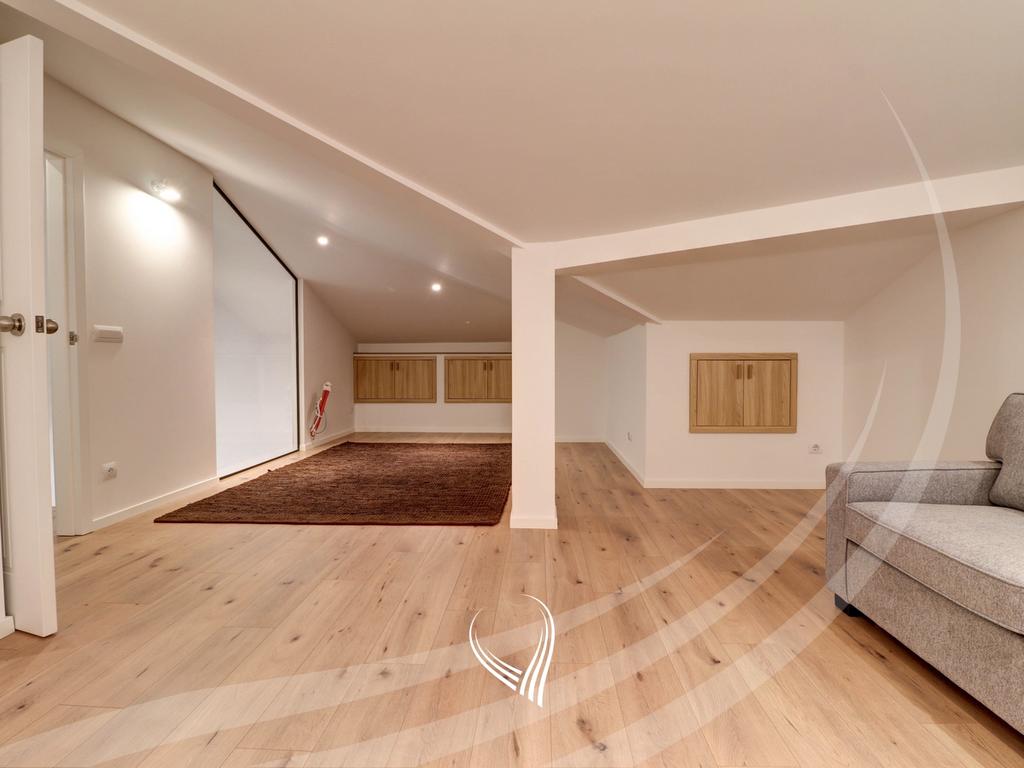 Shtëpi me 3 dhoma gjumi me qira në lagjen Qershia Village9