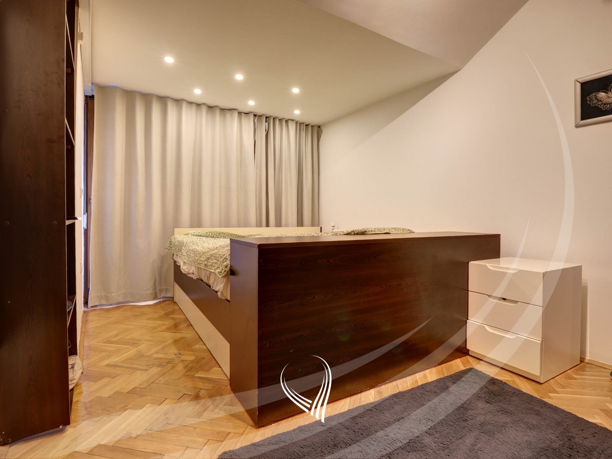 3-bedroom apartment for rent in the Bregu i Diellit neighborhood - The Red Apartments7