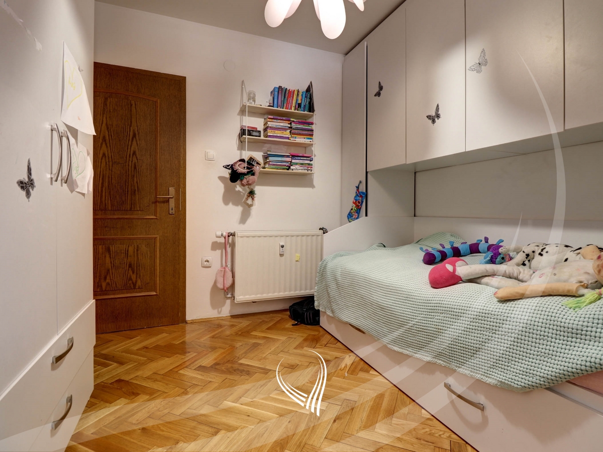 3-bedroom apartment for rent in the Bregu i Diellit neighborhood - The Red Apartments9