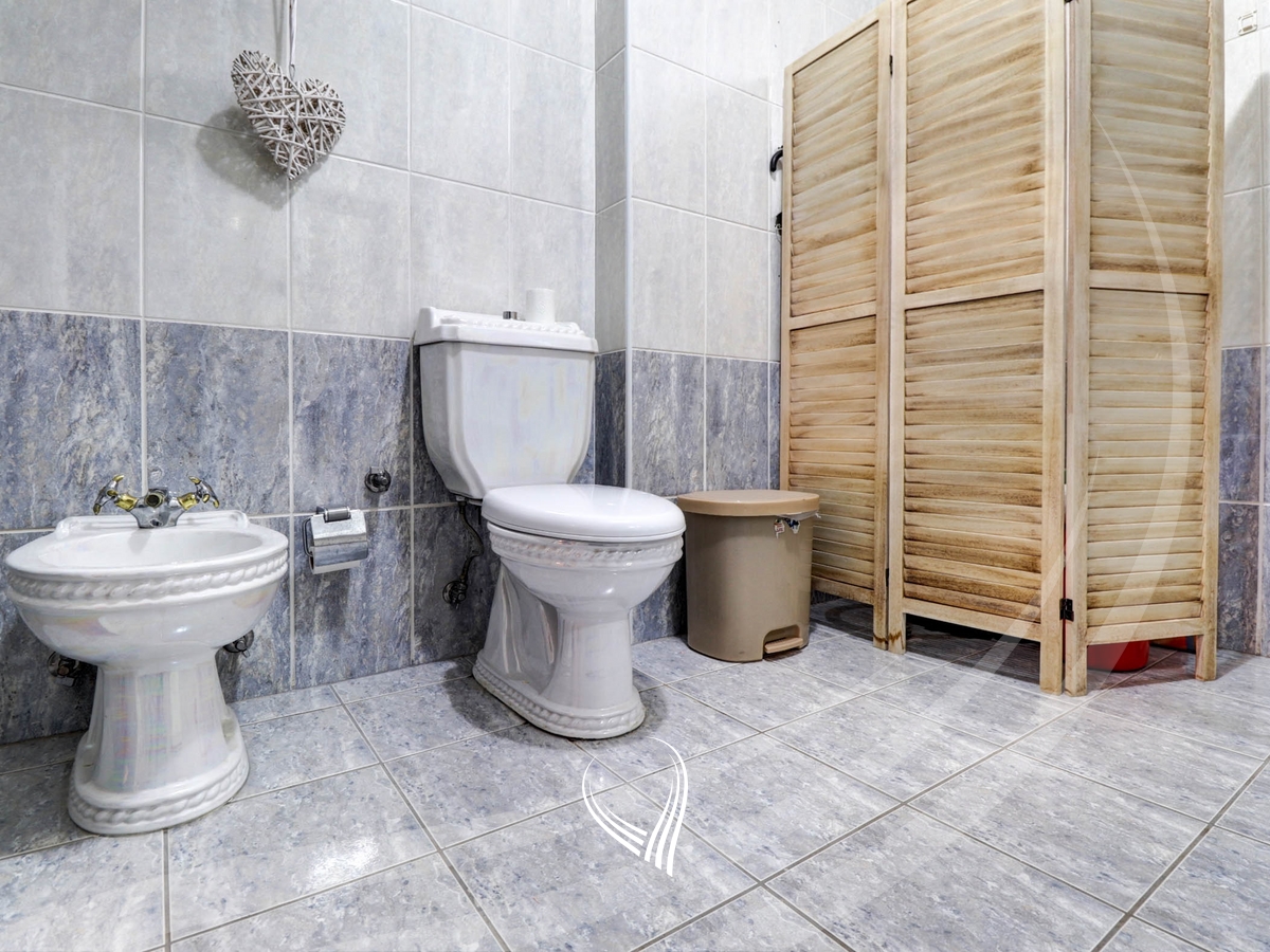 Shtëpi me 700m2 në shitje në lagjen Velania28