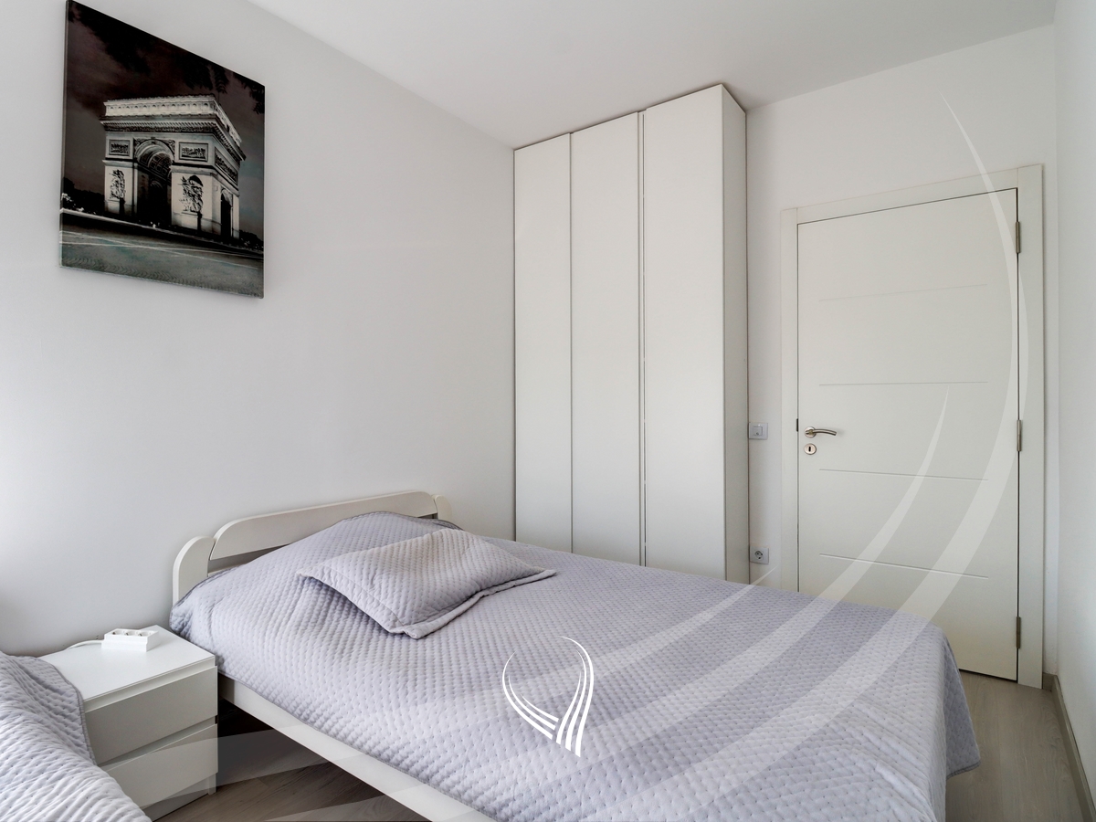 Banesë me 3 dhoma gjumi në shitje në lagjen Mati 17