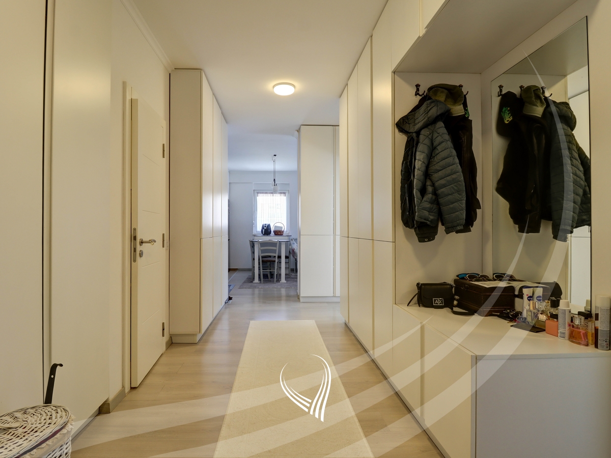 Banesë me 3 dhoma gjumi në shitje në lagjen Mati 110