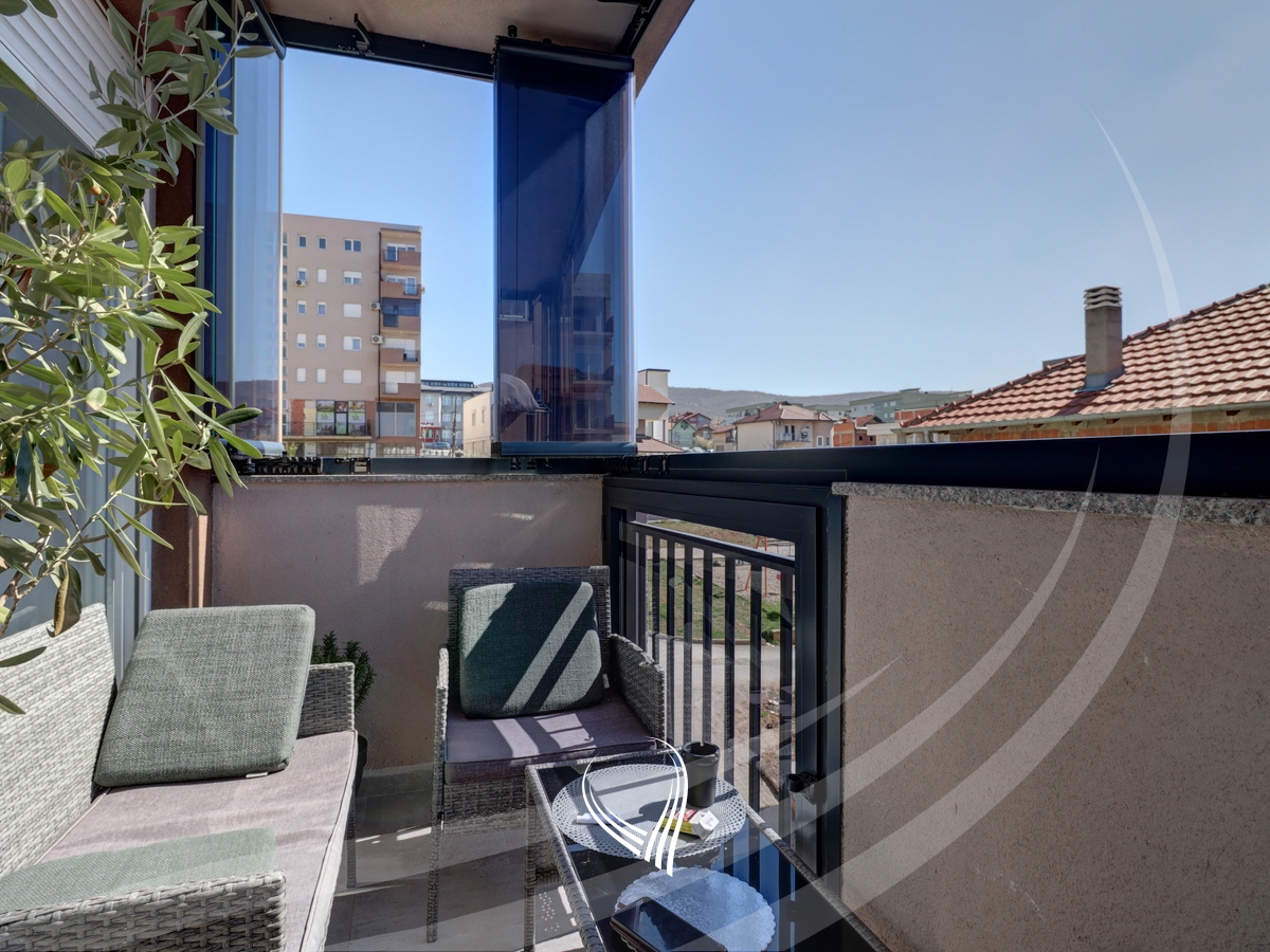 Banesë me 3 dhoma gjumi në shitje në lagjen Mati 111