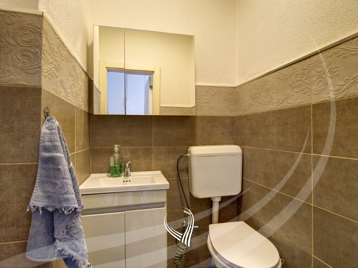 Banesë me 3 dhoma gjumi në shitje në lagjen Mati 113