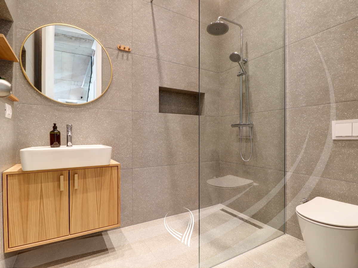 Shtëpi me 3 dhoma gjumi me qira në lagjen Qershia Village12